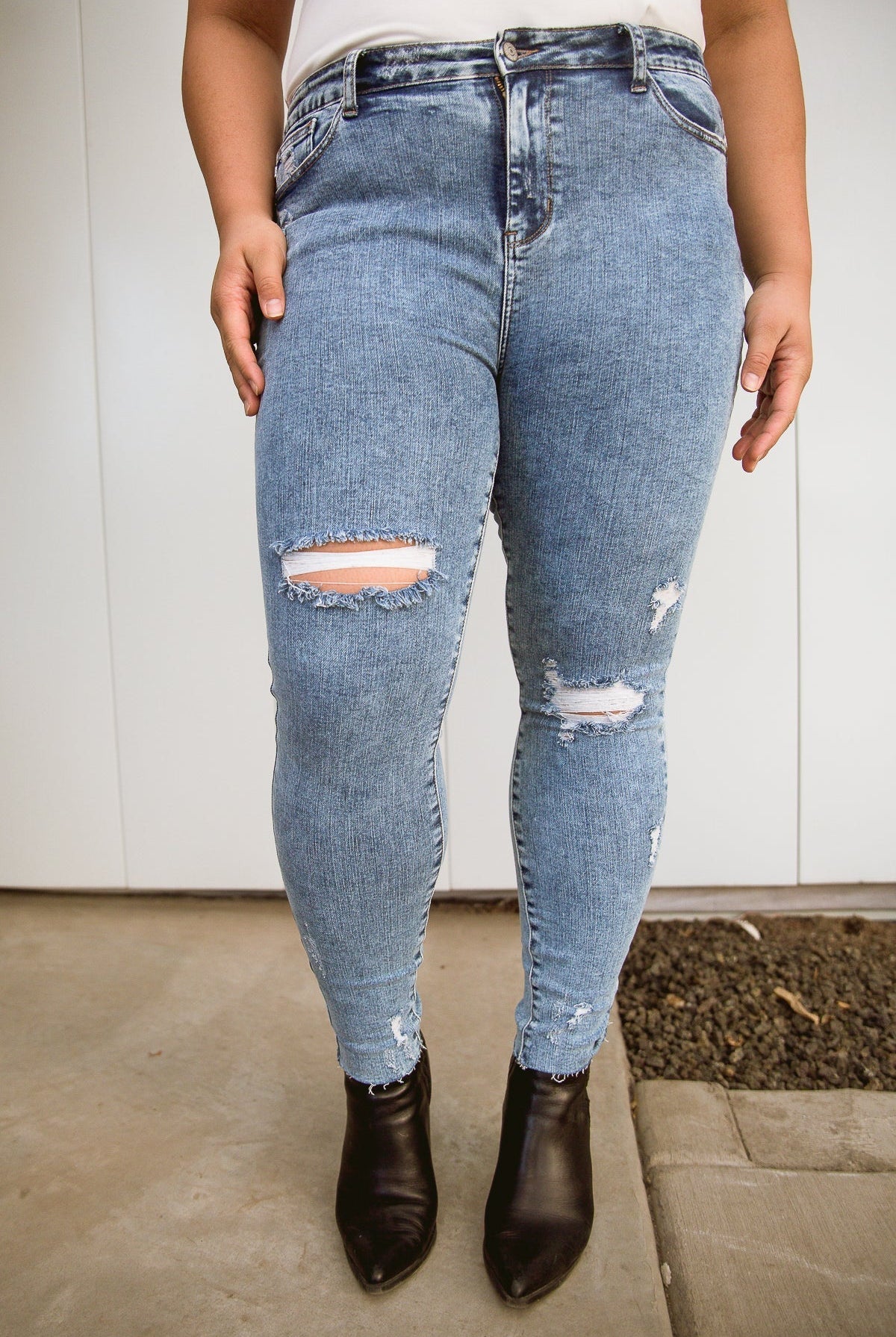 Acid Wash Destroyed Hem Skinny Jeans (Online Exclusive) - Uptown Boutique Ramona