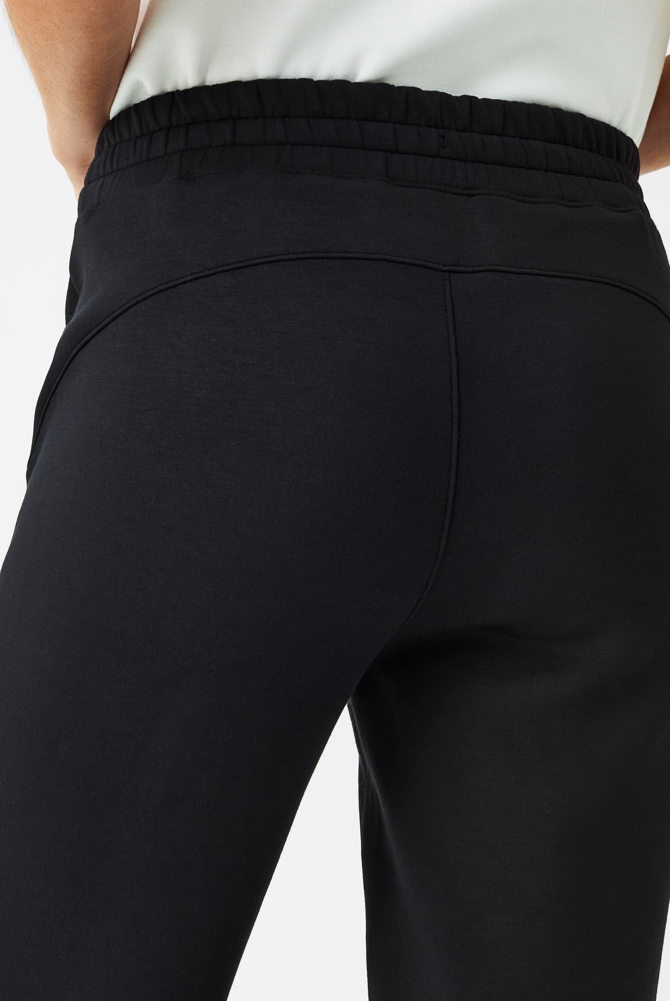 AirEssentials Tapered Pant - Uptown Boutique Ramona