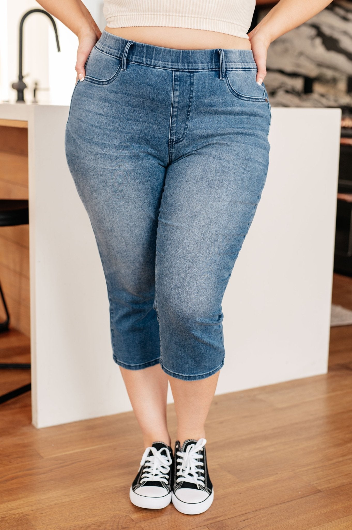 Emily High Rise Cool Denim Pull On Capri Jeans (Online Exclusive) - Uptown Boutique Ramona
