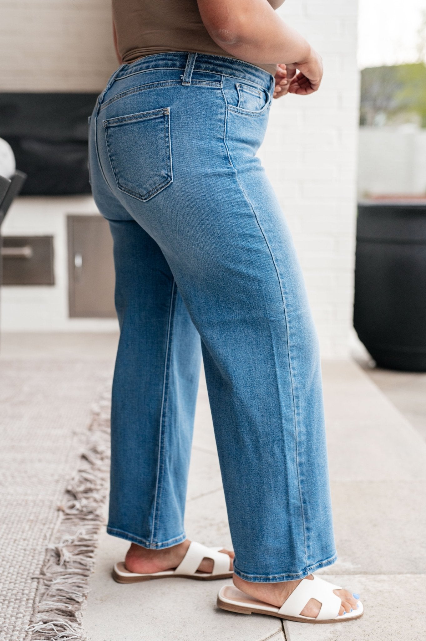 Hayes High Rise Wide Leg Crop Jeans - Uptown Boutique Ramona