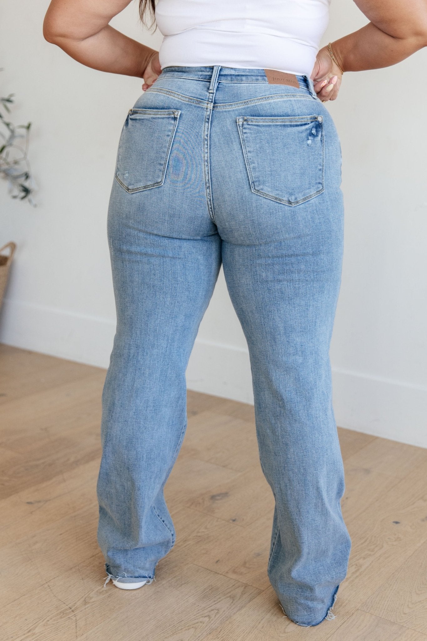 Mildred High Rise V Front Waistband Straight Jeans (Online Exclusive) - Uptown Boutique Ramona