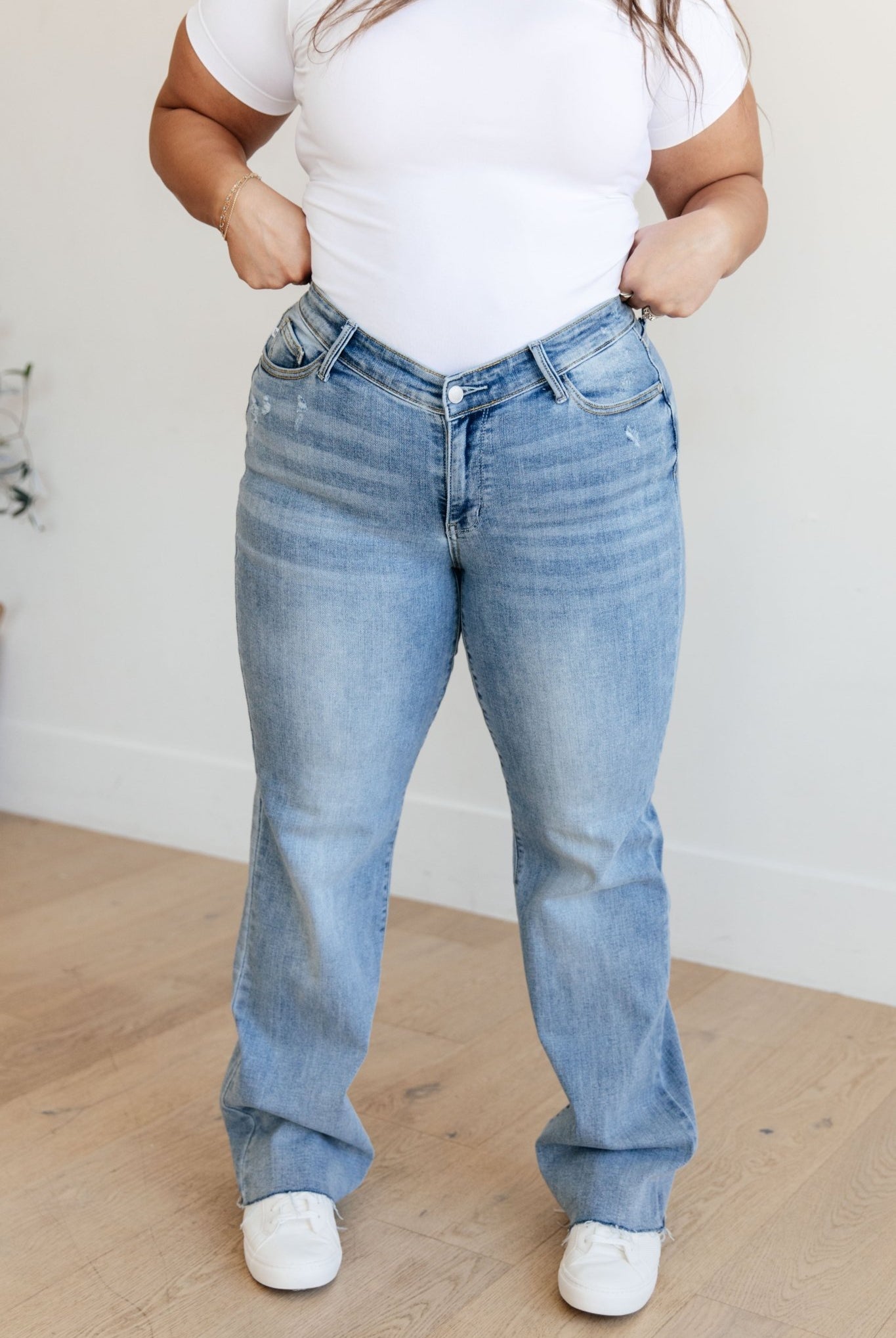 Mildred High Rise V Front Waistband Straight Jeans (Online Exclusive) - Uptown Boutique Ramona