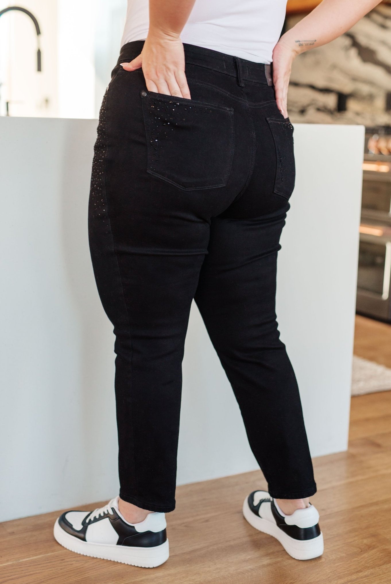 Reese Rhinestone Slim Fit Jeans in Black (Online Exclusive) - Uptown Boutique Ramona