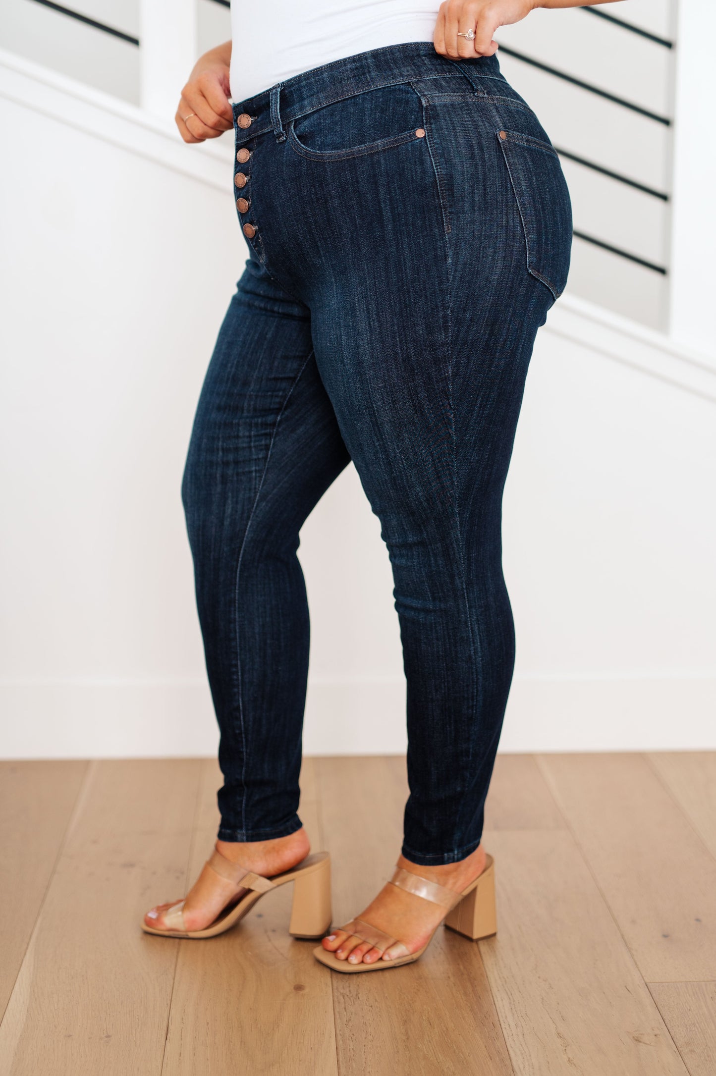 Jean skinny taille haute en résine poncé à la main Celecia (exclusivité en ligne)