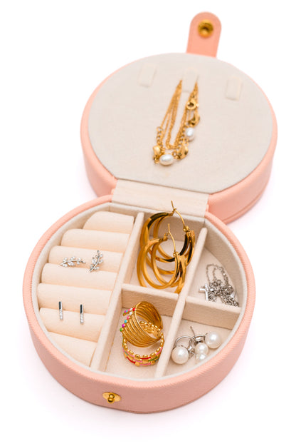 Circular Travel Jewelry Case in Pink (Online Exclusive)