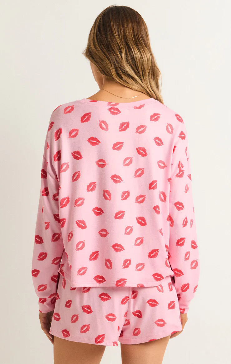 PUCKER UP KISSES LONG SLEEVE TOP