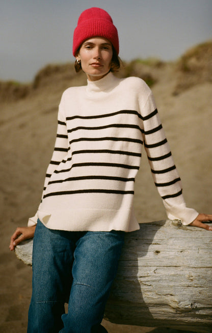 FIN STRIPE TURTLENECK SWEATER