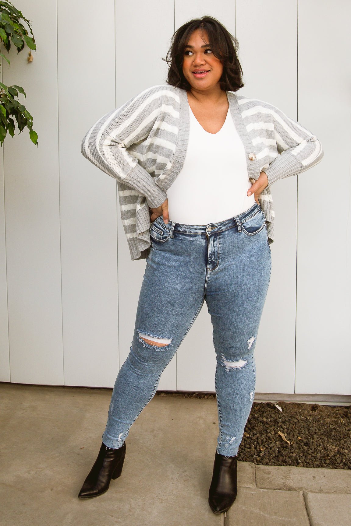 Acid Wash Destroyed Hem Skinny Jeans (Online Exclusive) - Uptown Boutique Ramona