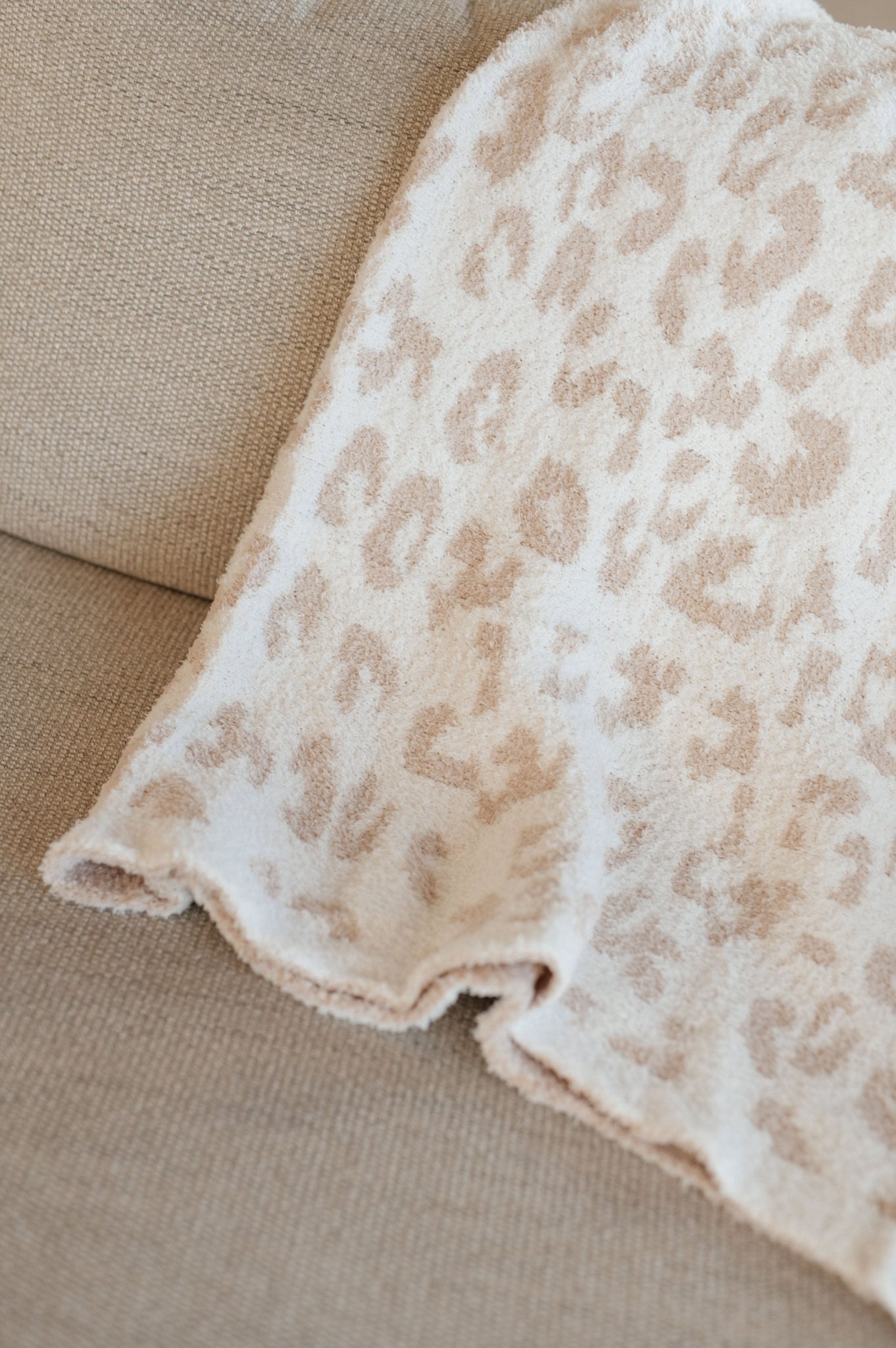 Ari Blanket Single Cuddle Size in Neutral Animal (Online Exclusive) - Uptown Boutique Ramona