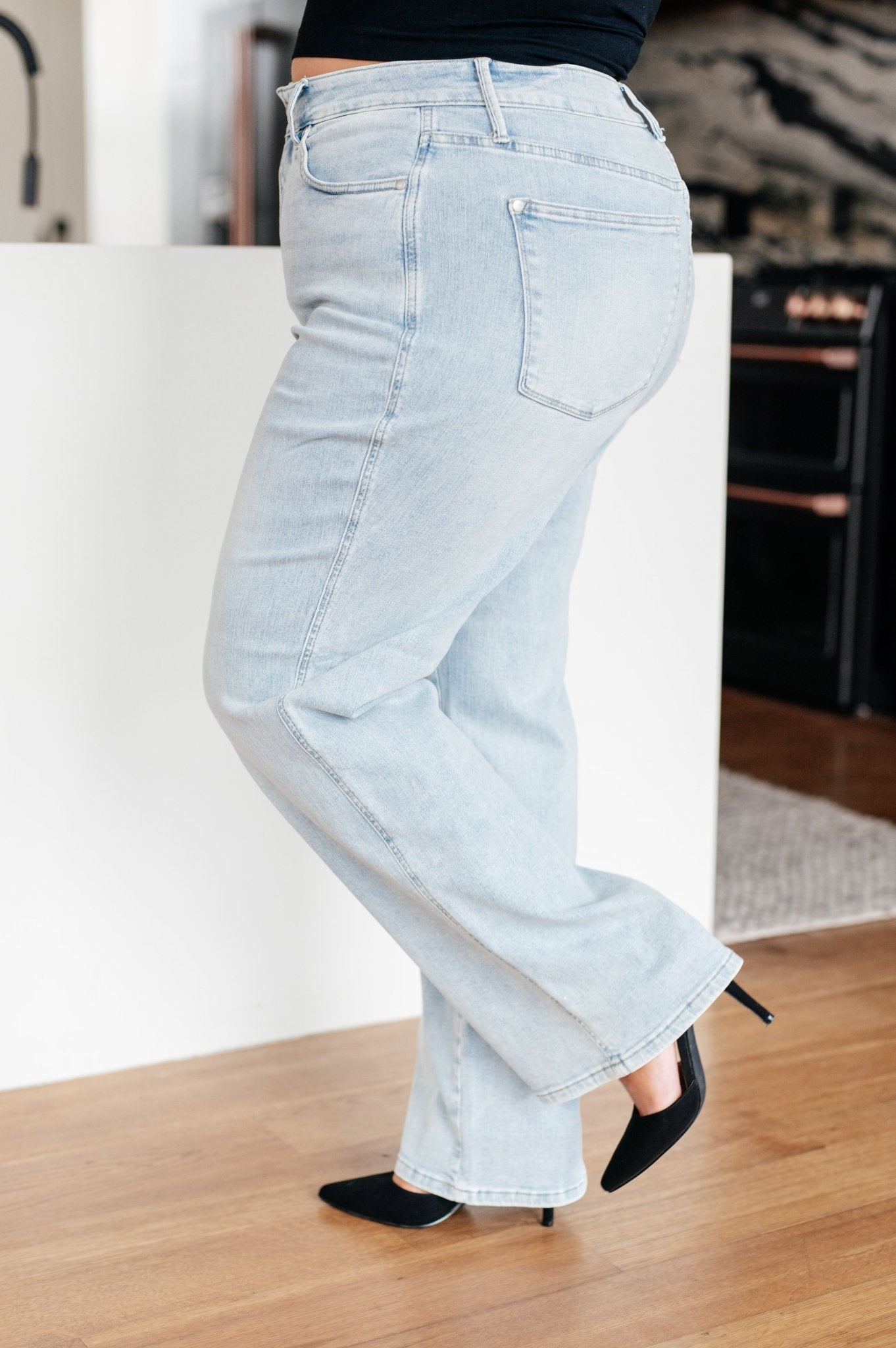 Brooke High Rise Control Top Vintage Wash Straight Jeans (Online Exclusive) - Uptown Boutique Ramona