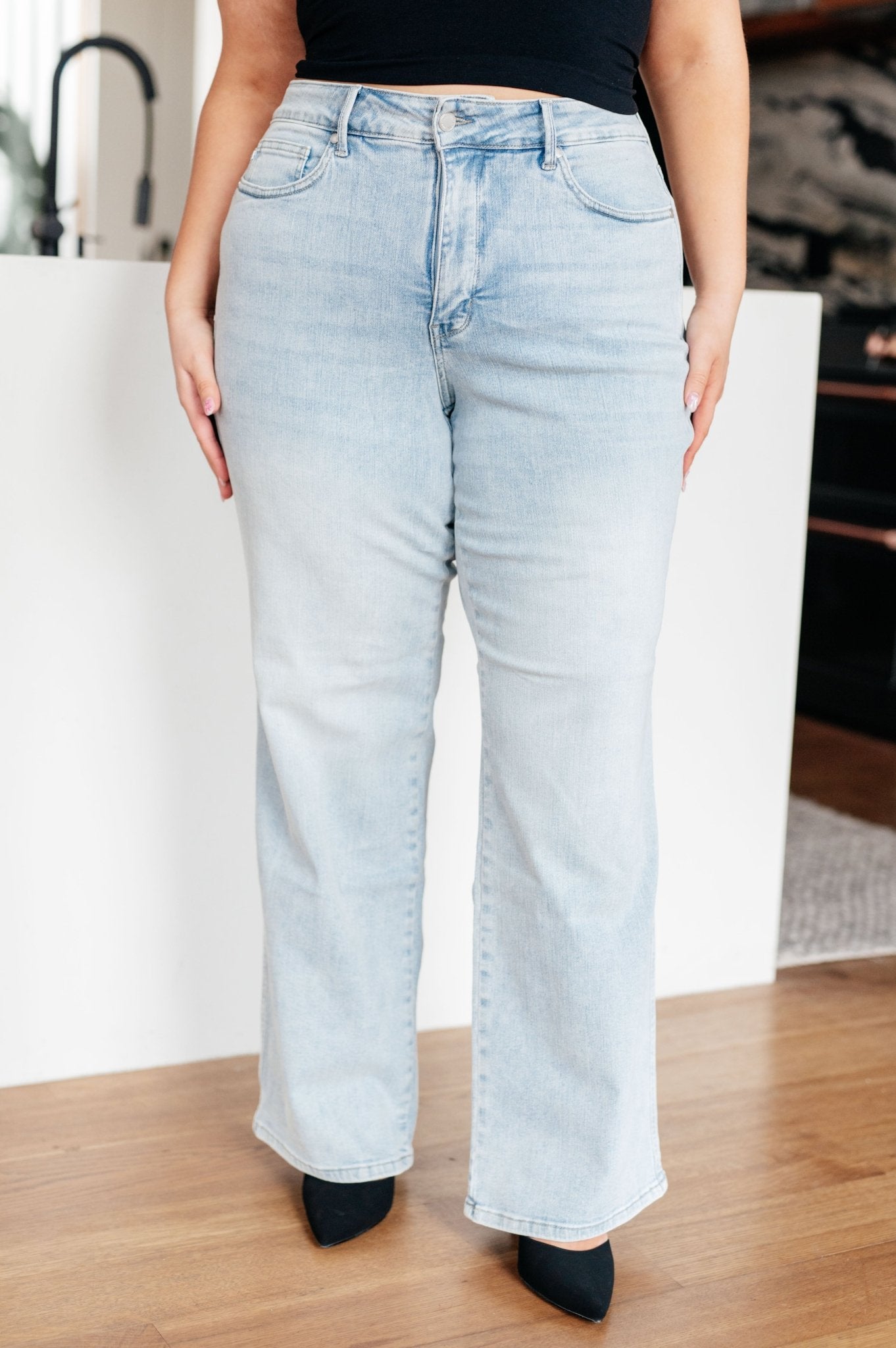 Brooke High Rise Control Top Vintage Wash Straight Jeans (Online Exclusive) - Uptown Boutique Ramona