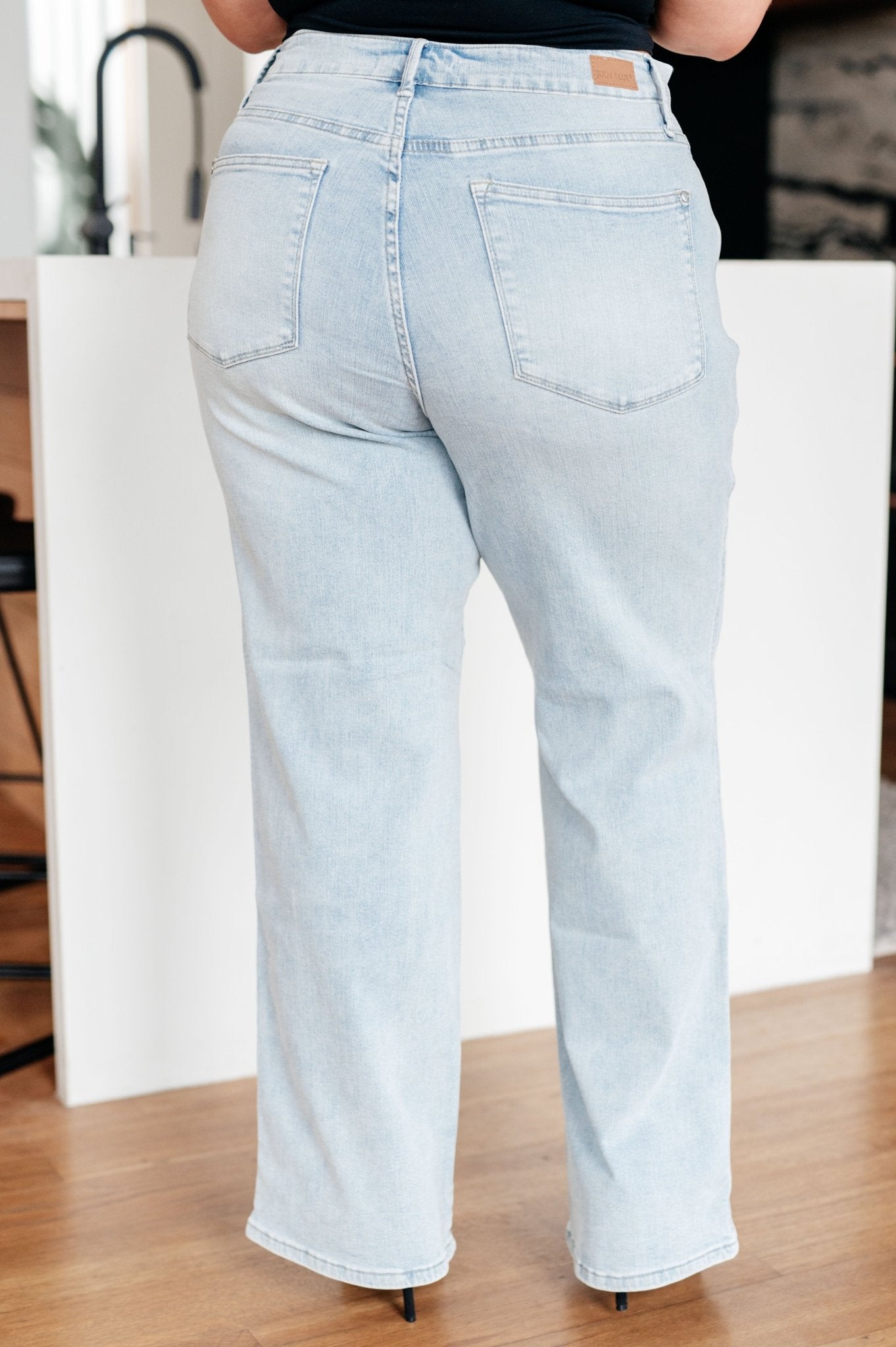 Brooke High Rise Control Top Vintage Wash Straight Jeans (Online Exclusive) - Uptown Boutique Ramona