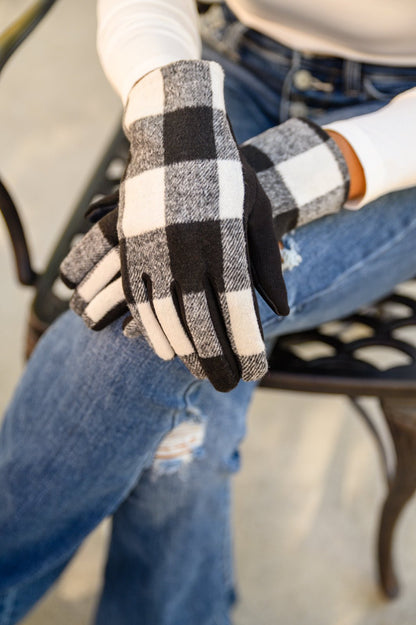 Buffalo Plaid Tech Touch Gloves In Black (Online Exclusive) - Uptown Boutique Ramona