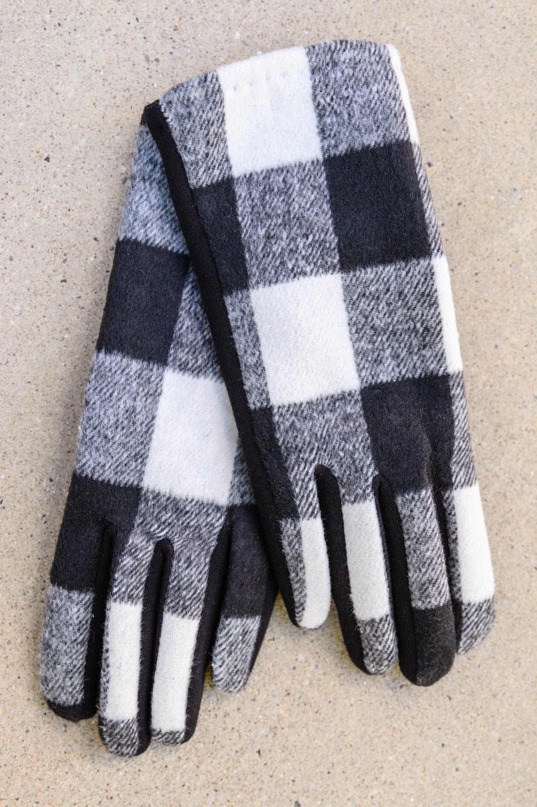 Buffalo Plaid Tech Touch Gloves In Black (Online Exclusive) - Uptown Boutique Ramona