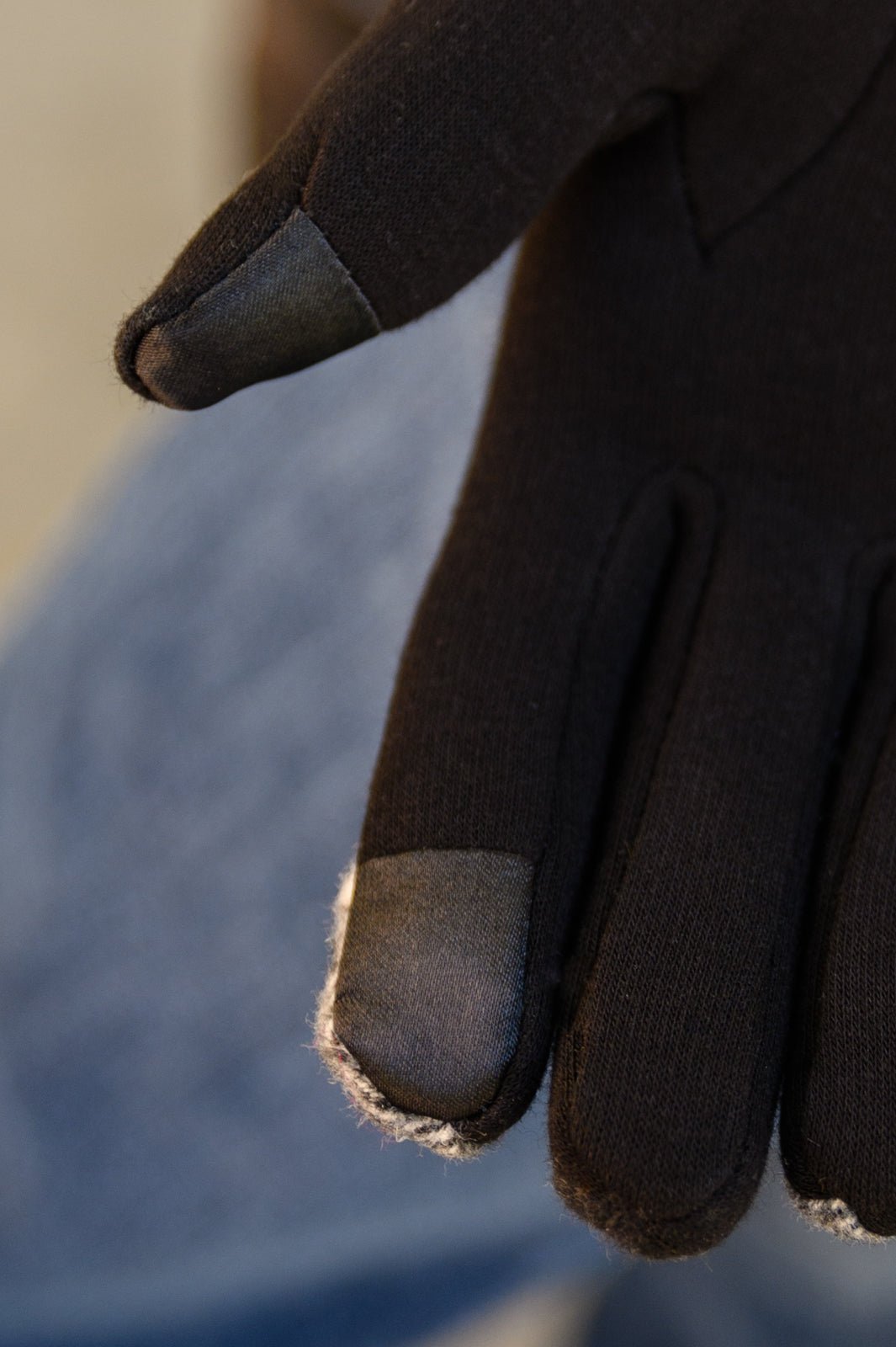 Buffalo Plaid Tech Touch Gloves In Black (Online Exclusive) - Uptown Boutique Ramona