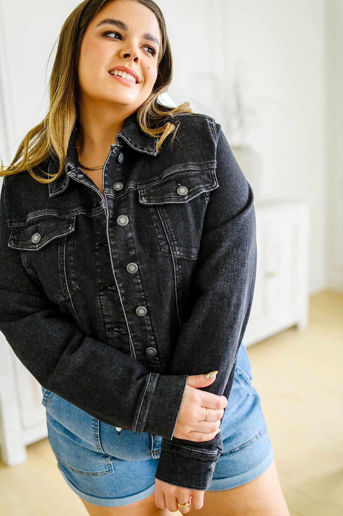 Charlie Cropped Denim Jacket (Online Exclusive) - Uptown Boutique Ramona