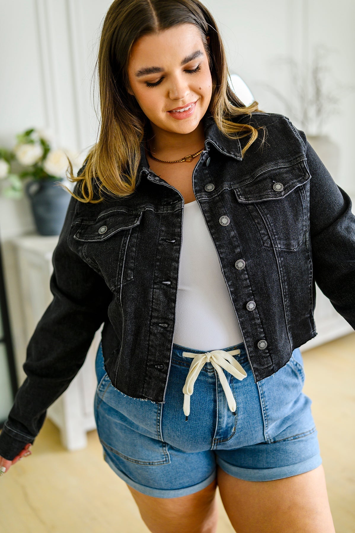 Charlie Cropped Denim Jacket (Online Exclusive) - Uptown Boutique Ramona