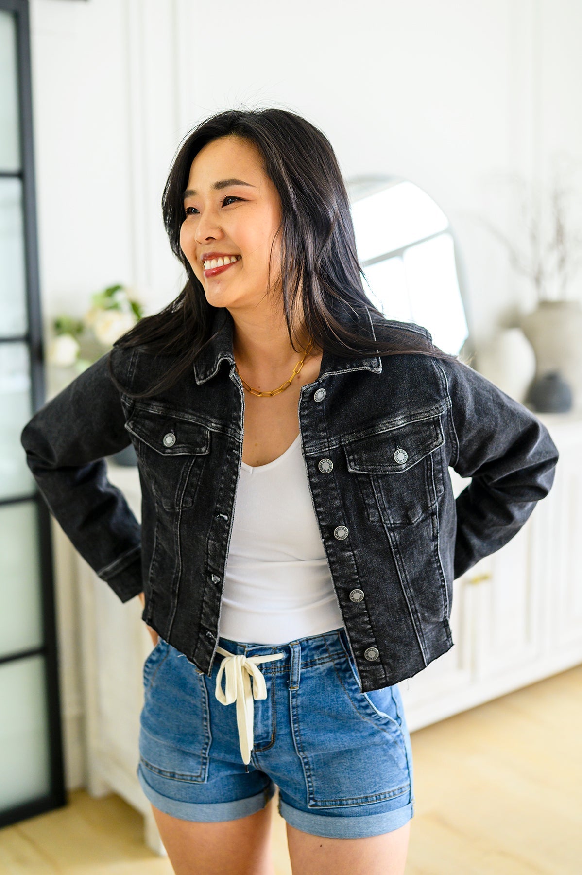 Charlie Cropped Denim Jacket (Online Exclusive) - Uptown Boutique Ramona