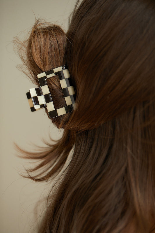 Checkered Claw Clip in Black. (Online Exclusive) - Uptown Boutique Ramona