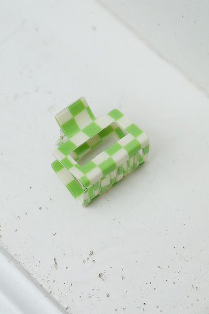 Checkered Claw Clip in Green. (Online Exclusive) - Uptown Boutique Ramona