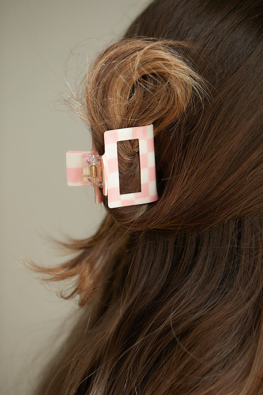 Checkered Claw Clip in Pink (Online Exclusive) - Uptown Boutique Ramona