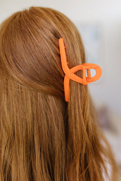 Claw Clip Set of 4 in Orange (Online Exclusive) - Uptown Boutique Ramona