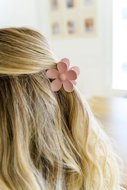 Daisy Claw in Light Pink (Online Exclusive) - Uptown Boutique Ramona