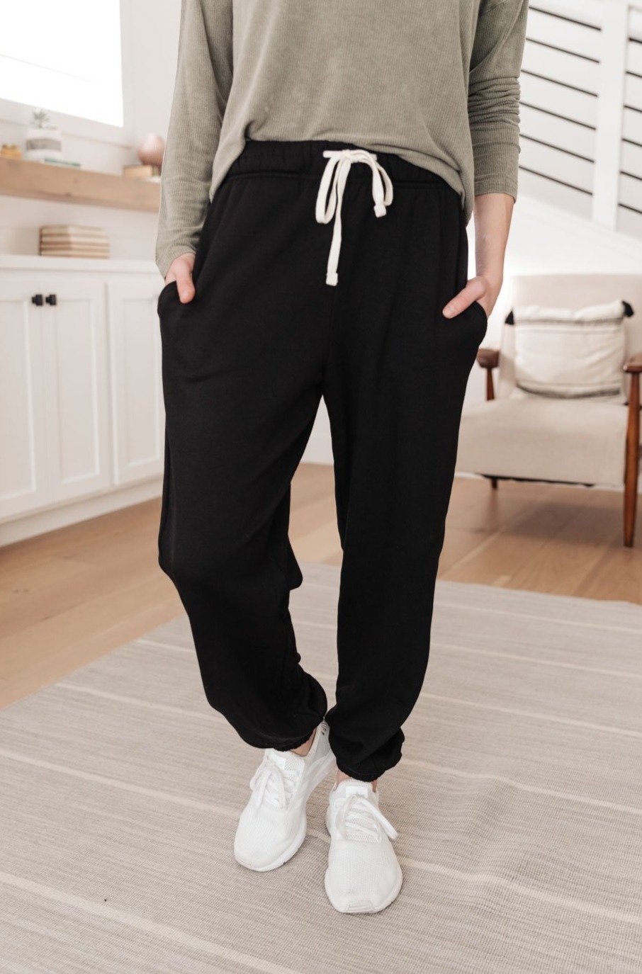 Day Off Sweats In Black (Online Exclusive) - Uptown Boutique Ramona