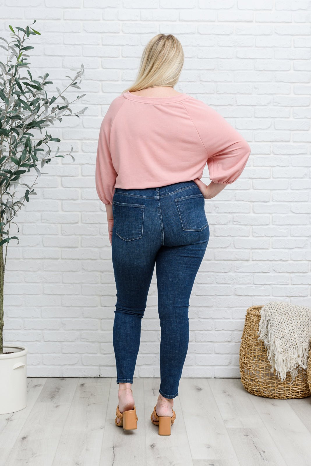 Don't Go Yet Top (Online Exclusive) - Uptown Boutique Ramona