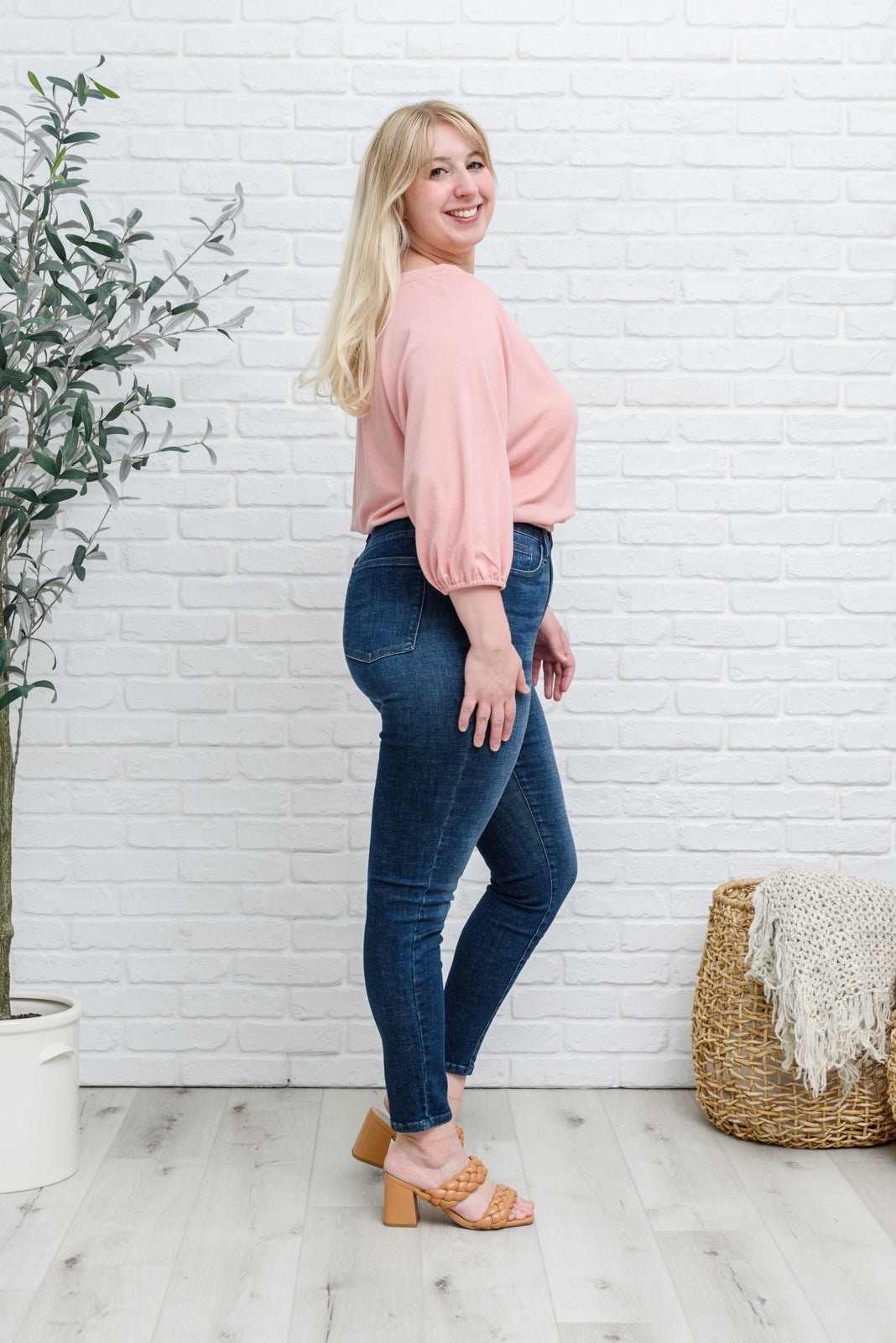 Don't Go Yet Top (Online Exclusive) - Uptown Boutique Ramona