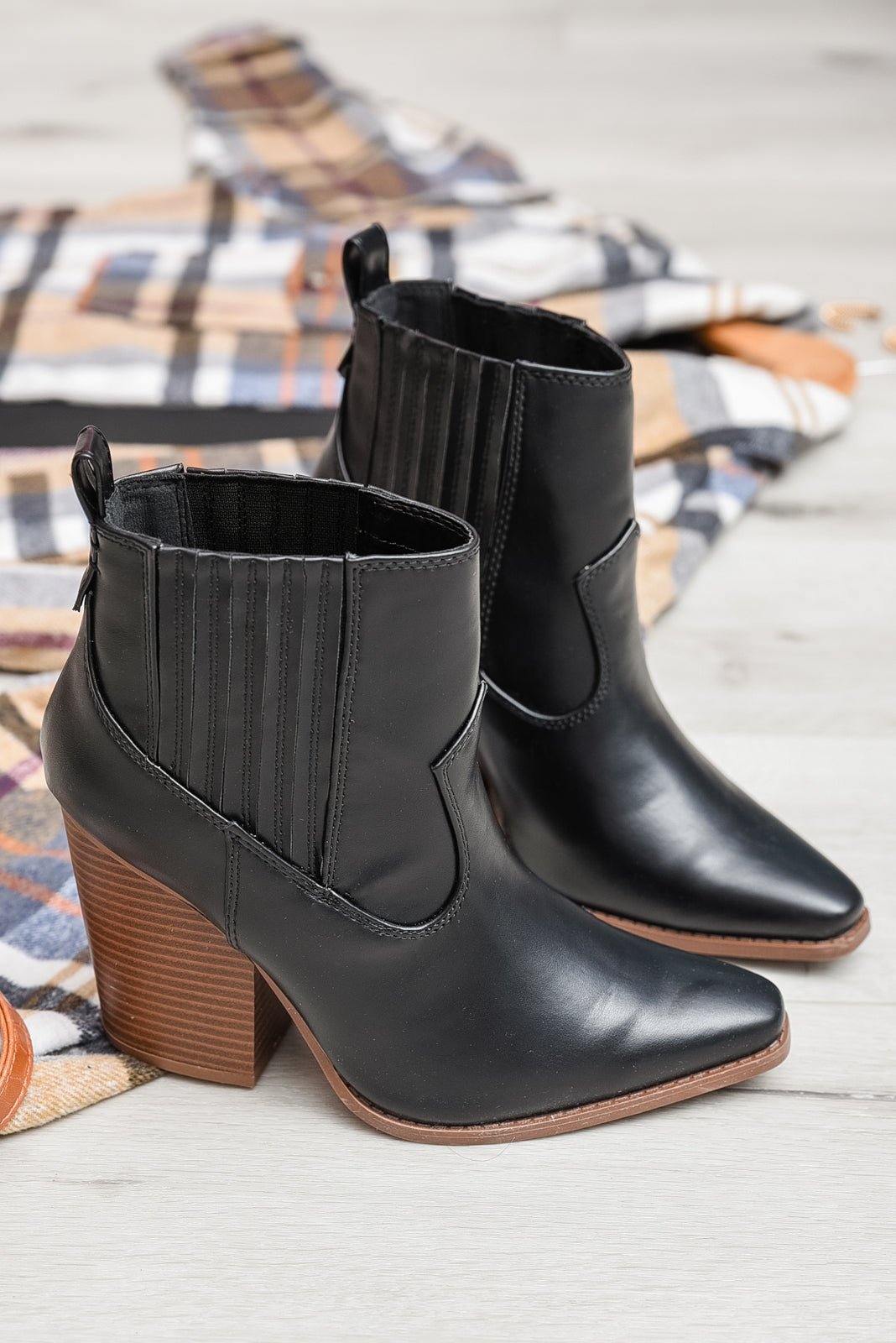 Easy As That Ankle Boots In Black (Online Exclusive) - Uptown Boutique Ramona