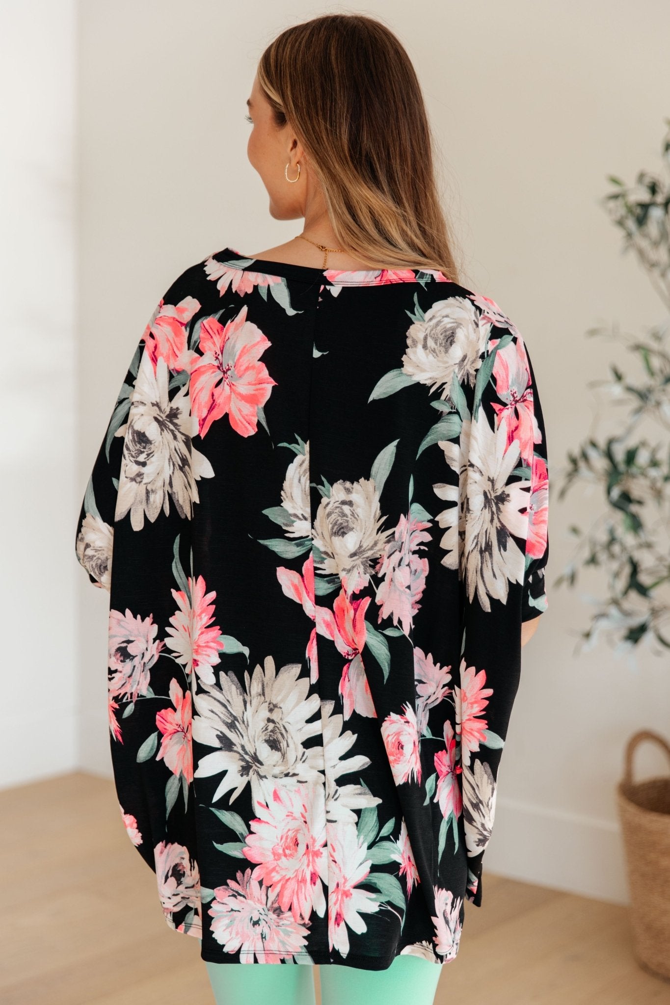 Essential Blouse in Black Floral (Online Exclusive) - Uptown Boutique Ramona