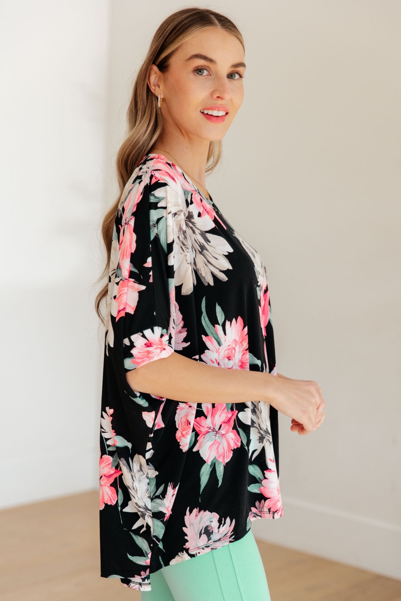 Essential Blouse in Black Floral (Online Exclusive) - Uptown Boutique Ramona