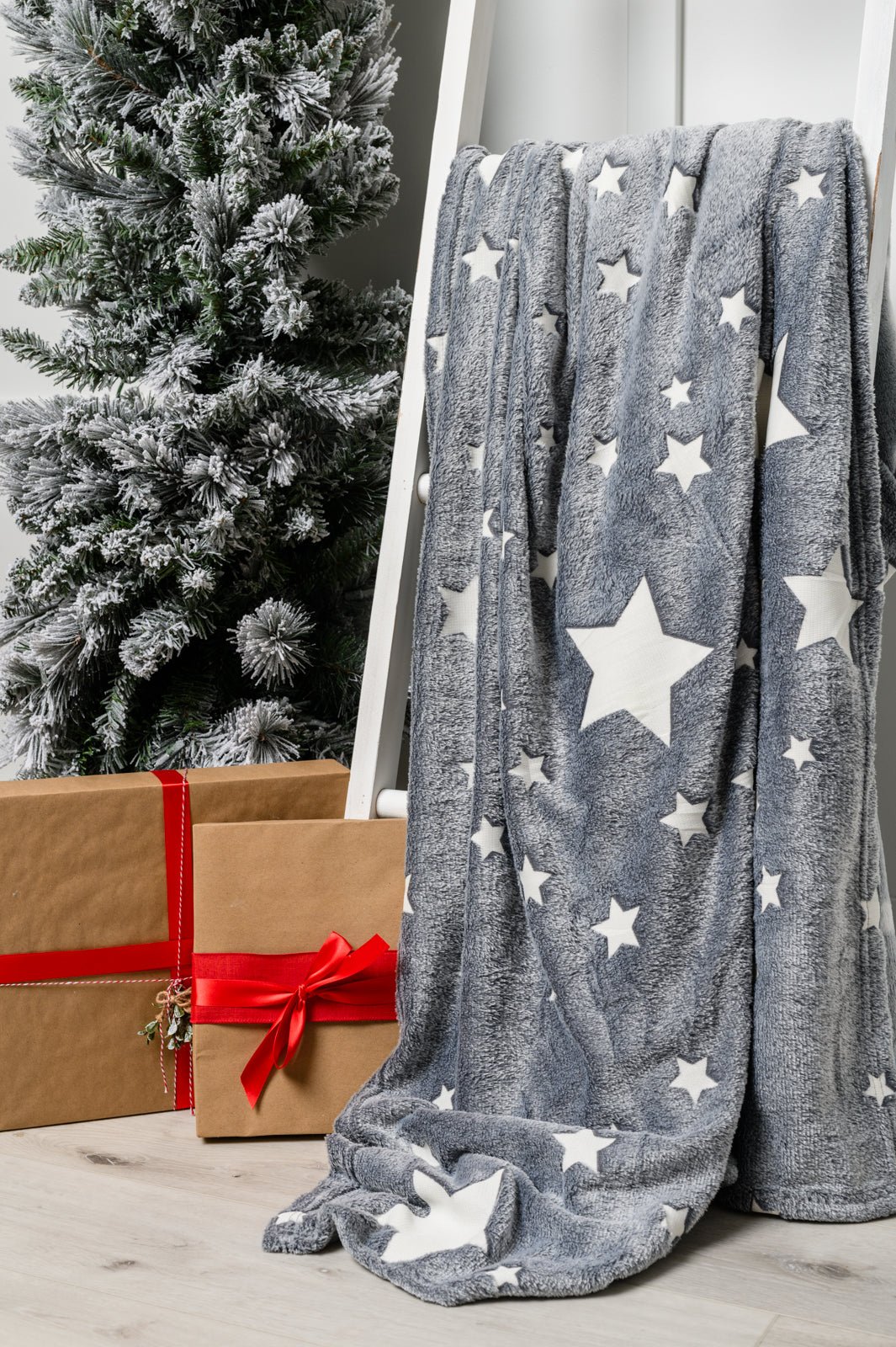 Glow in the Dark Blanket in Gray Star (Online Exclusive) - Uptown Boutique Ramona