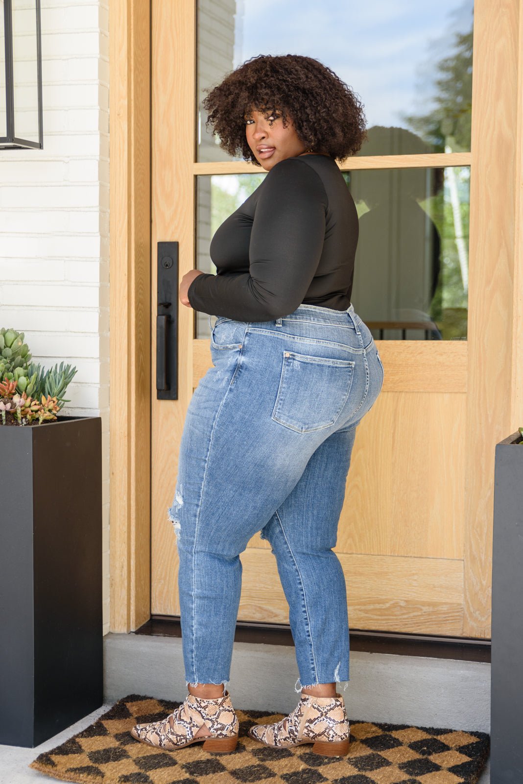 Kyla Destroyed Hi Waist Relaxed Fit (Online Exclusive) - Uptown Boutique Ramona