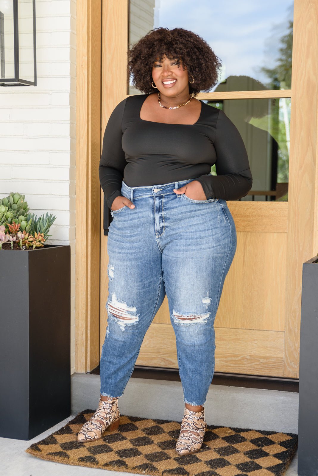 Kyla Destroyed Hi Waist Relaxed Fit (Online Exclusive) - Uptown Boutique Ramona