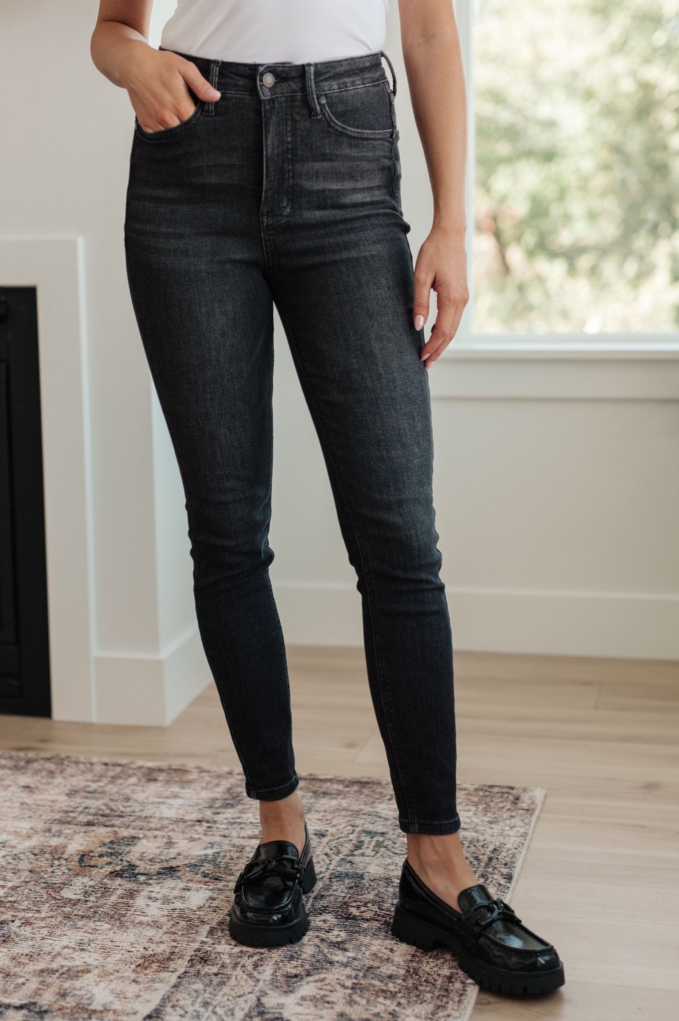 Octavia High Rise Control Top Skinny Jeans in Washed Black (Online Exclusive) - Uptown Boutique Ramona