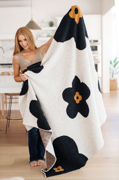 Reese Blanket Family Cuddle Size in Jumbo Floral (Online Exclusive) - Uptown Boutique Ramona