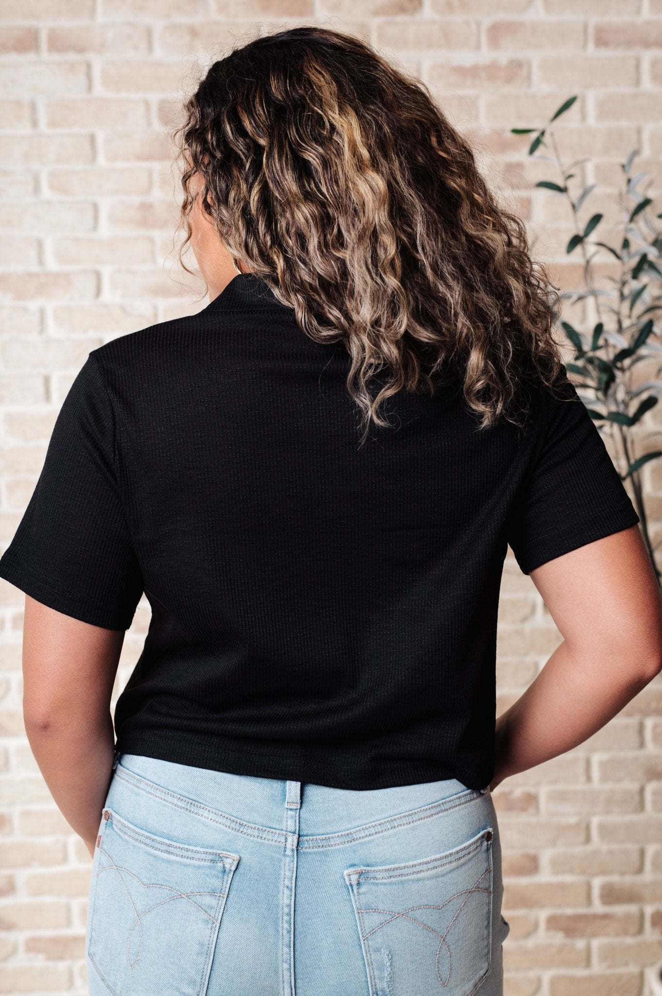 Rory Ribbed Cropped Tennis Tee in Black (Online Exclusive) - Uptown Boutique Ramona