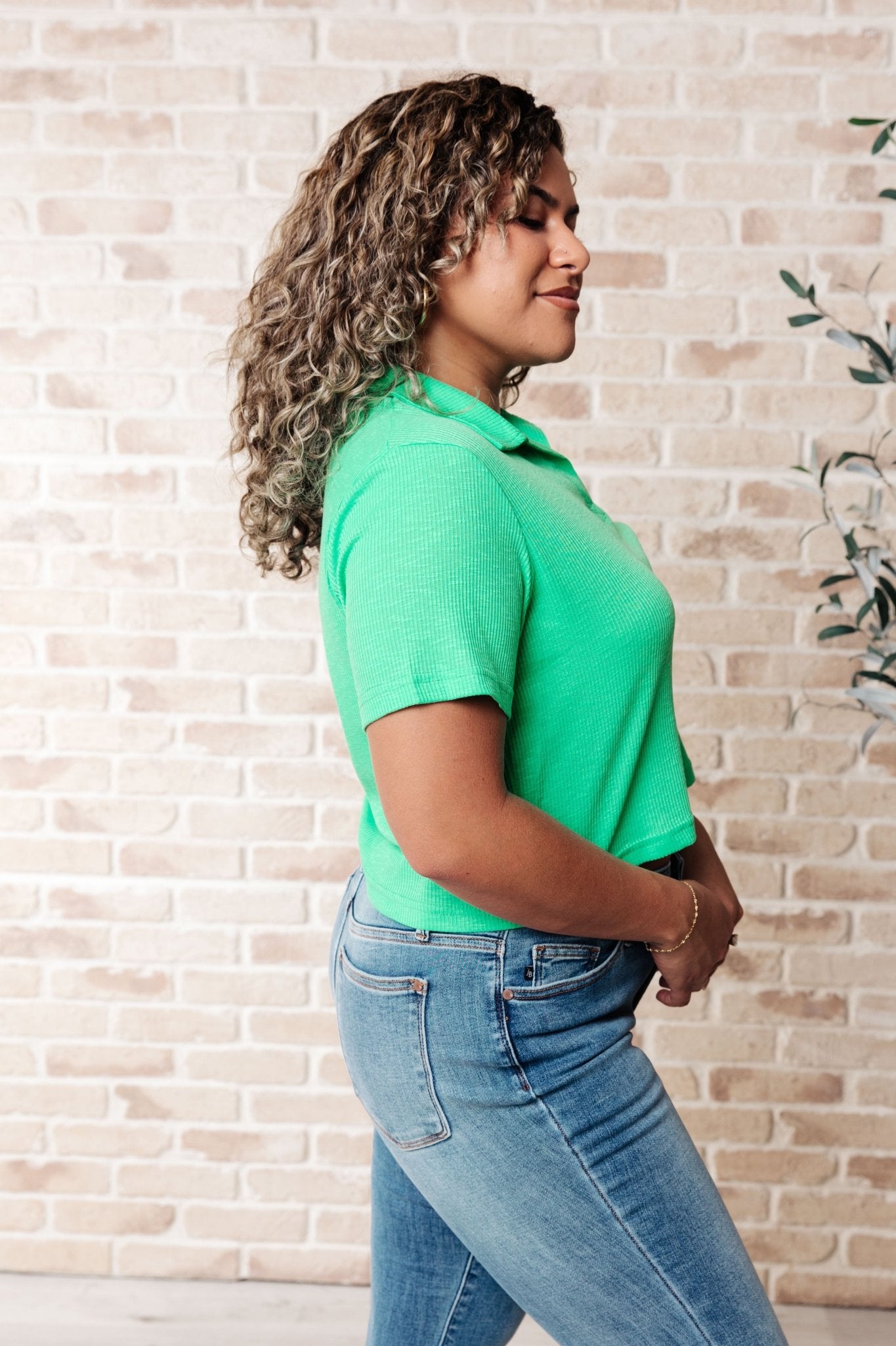 Rory Ribbed Cropped Tennis Tee in Green (Online Exclusive) - Uptown Boutique Ramona