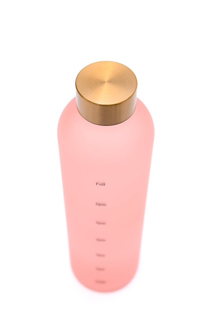 Sippin' Pretty 32 oz Translucent Water Bottle in Pink & Gold (Online Exclusive) - Uptown Boutique Ramona