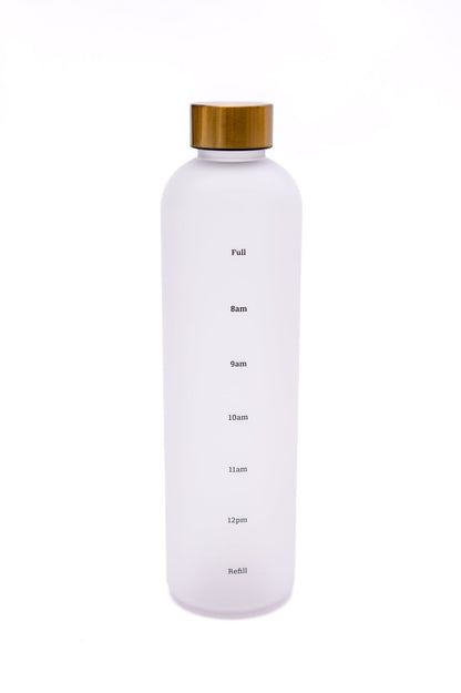 Sippin' Pretty 32 oz Translucent Water Bottle in White & Gold (Online Exclusive) - Uptown Boutique Ramona