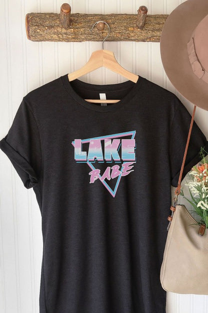 Camiseta con gráfico Lake Babe (exclusivo en línea)