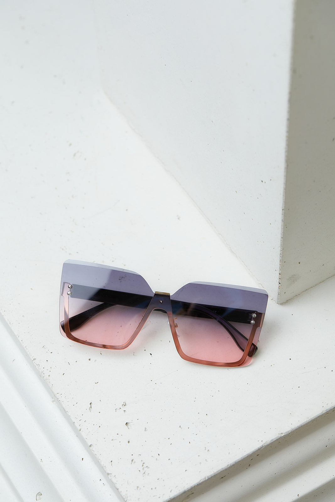 Hey There, Hollywood Sunnies (Online Exclusive)