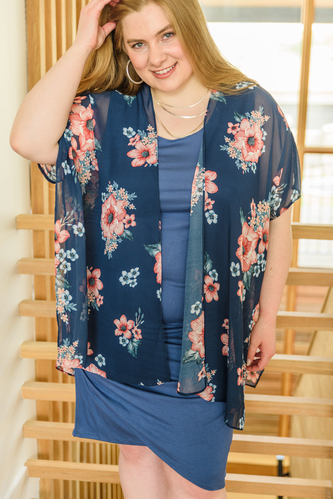 Kimono à fleurs sauvages en bleu (exclusivité en ligne)