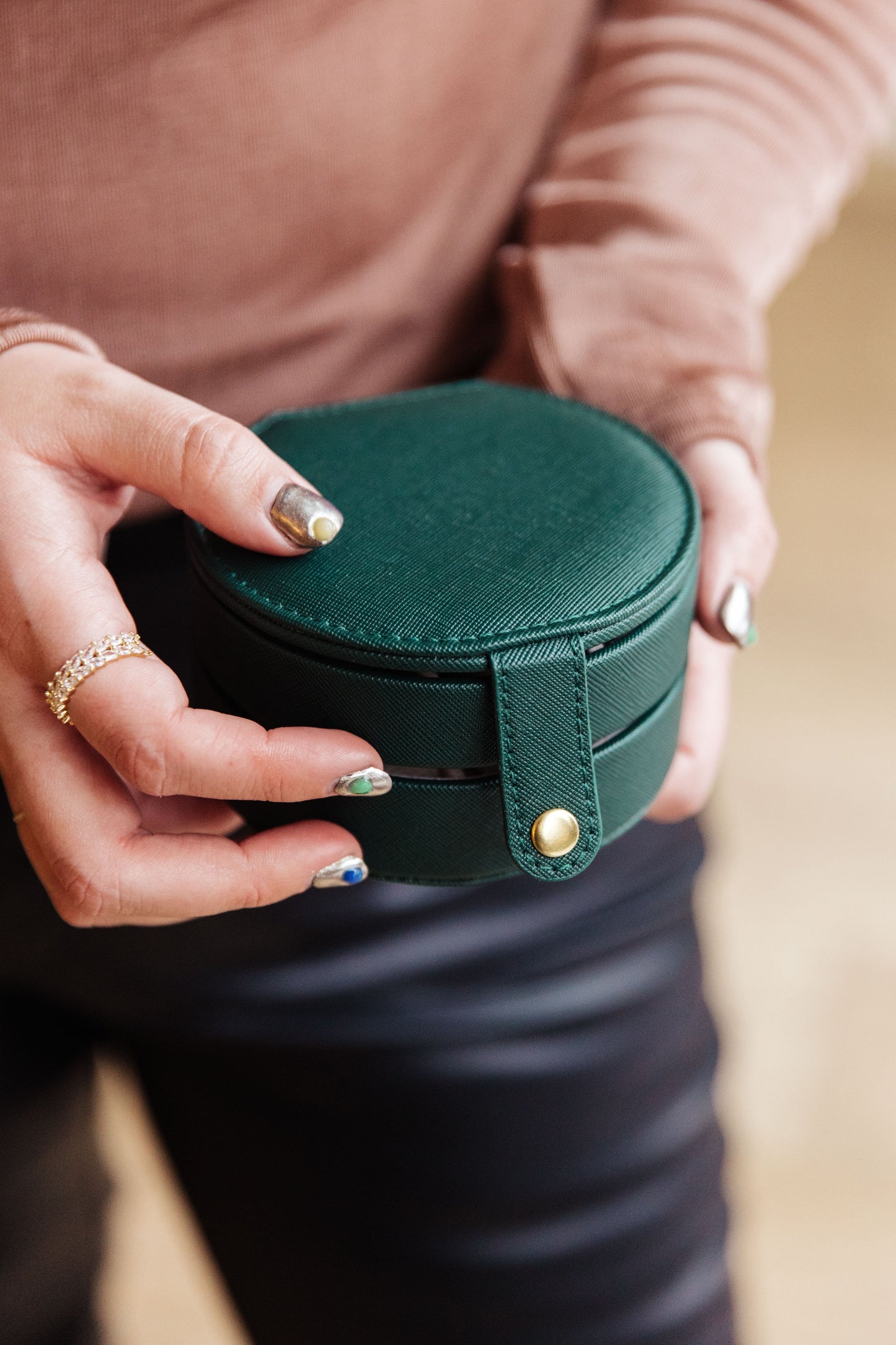 Circular Travel Jewelry Case in Green (Online Exclusive)