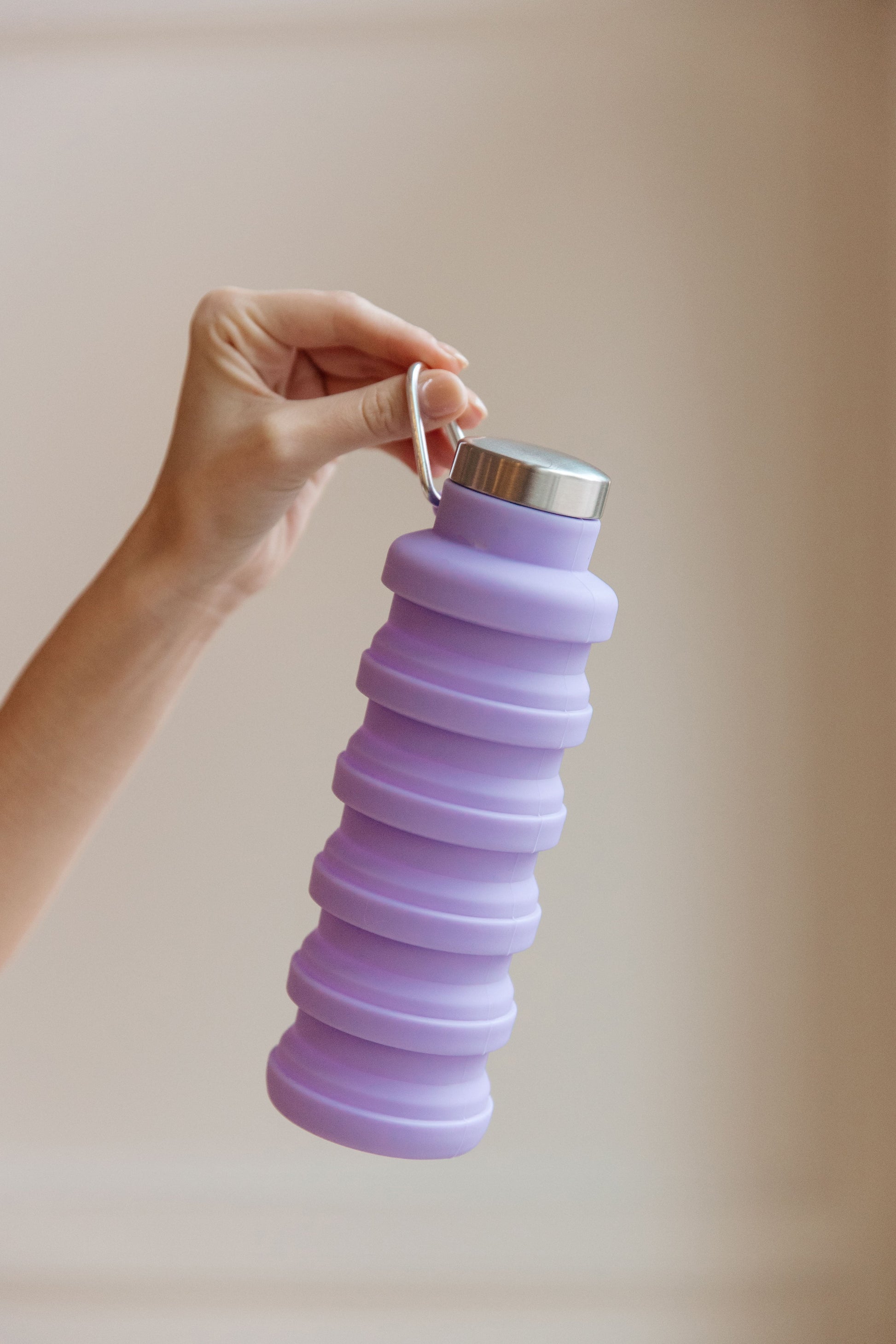 Bouteille d'eau pliable en silicone violette (exclusivité en ligne)