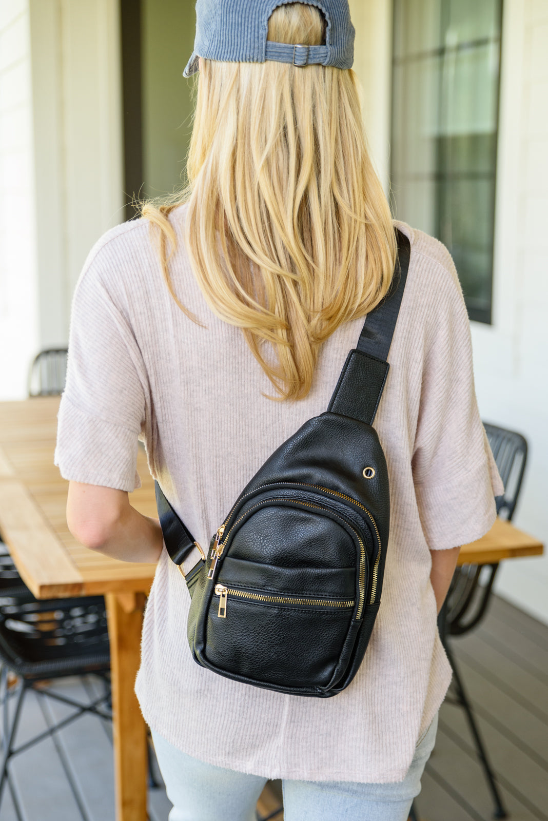 Effortlessly Chic Sling Bag In Black (Online Exclusive)
