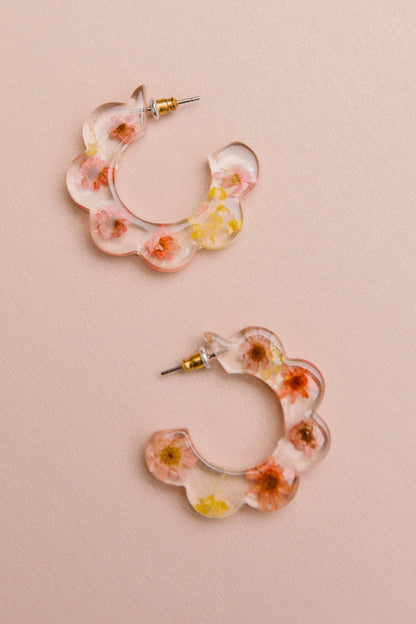 Boucles d'oreilles festonnées à fleurs (exclusivité en ligne)