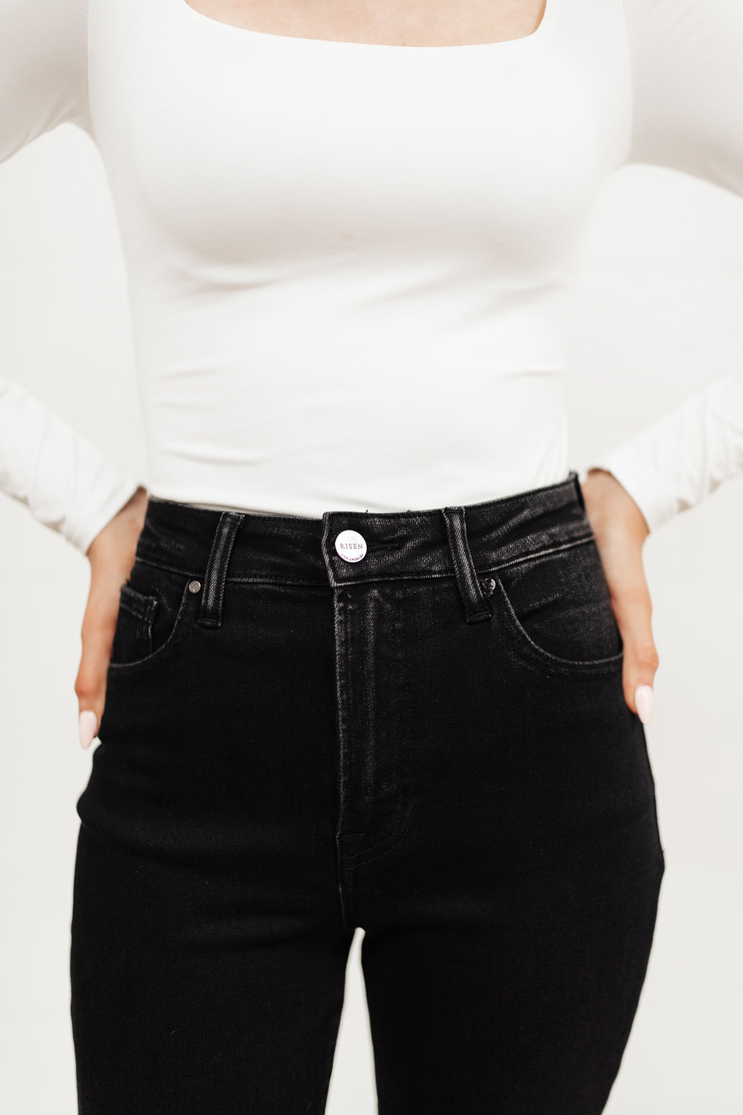 High Waist Mom Fit Jeans In Black (Online Exclusive)